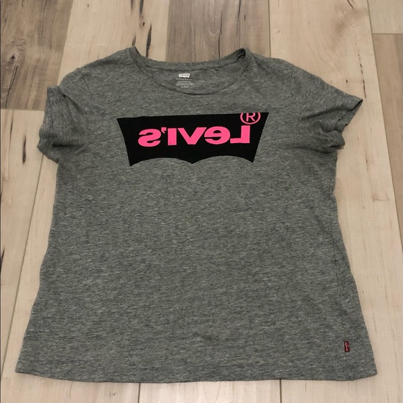 LEVI’s T-Shirt - Picture 1 of 4